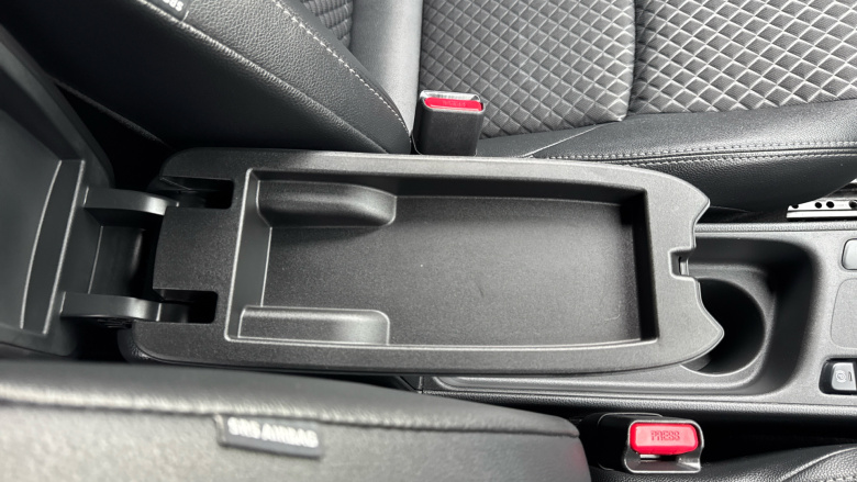 Toyota Yaris 1.5 Hybrid Dynamic 5dr CVT Hybrid Hatchback